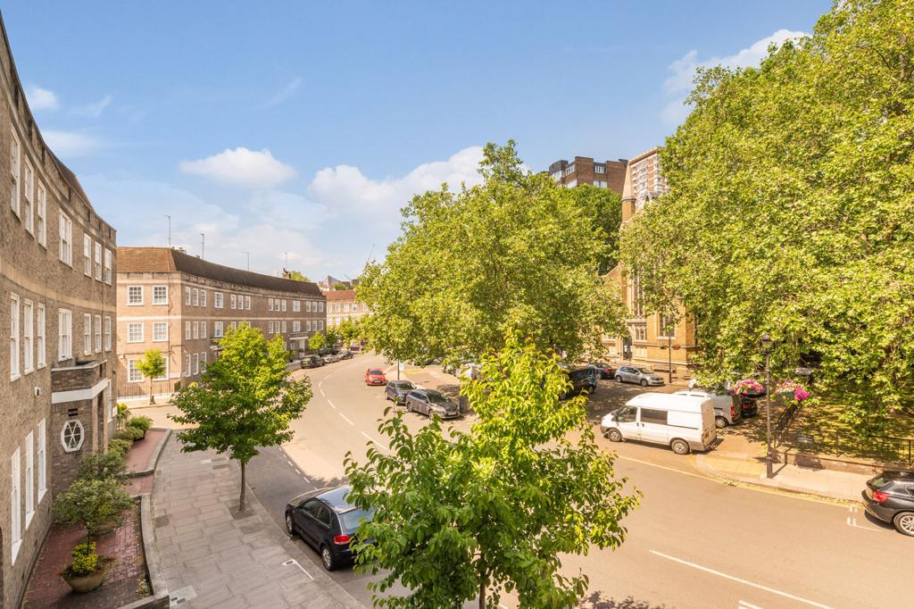 Hyde Park Crescent, London Highgate